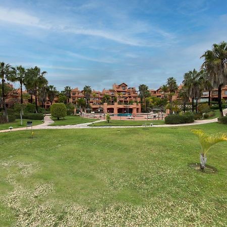 Resort Style 2 Bedroom Apartment In The New Golden Mile Free Wifi & Parking Estepona Bagian luar foto